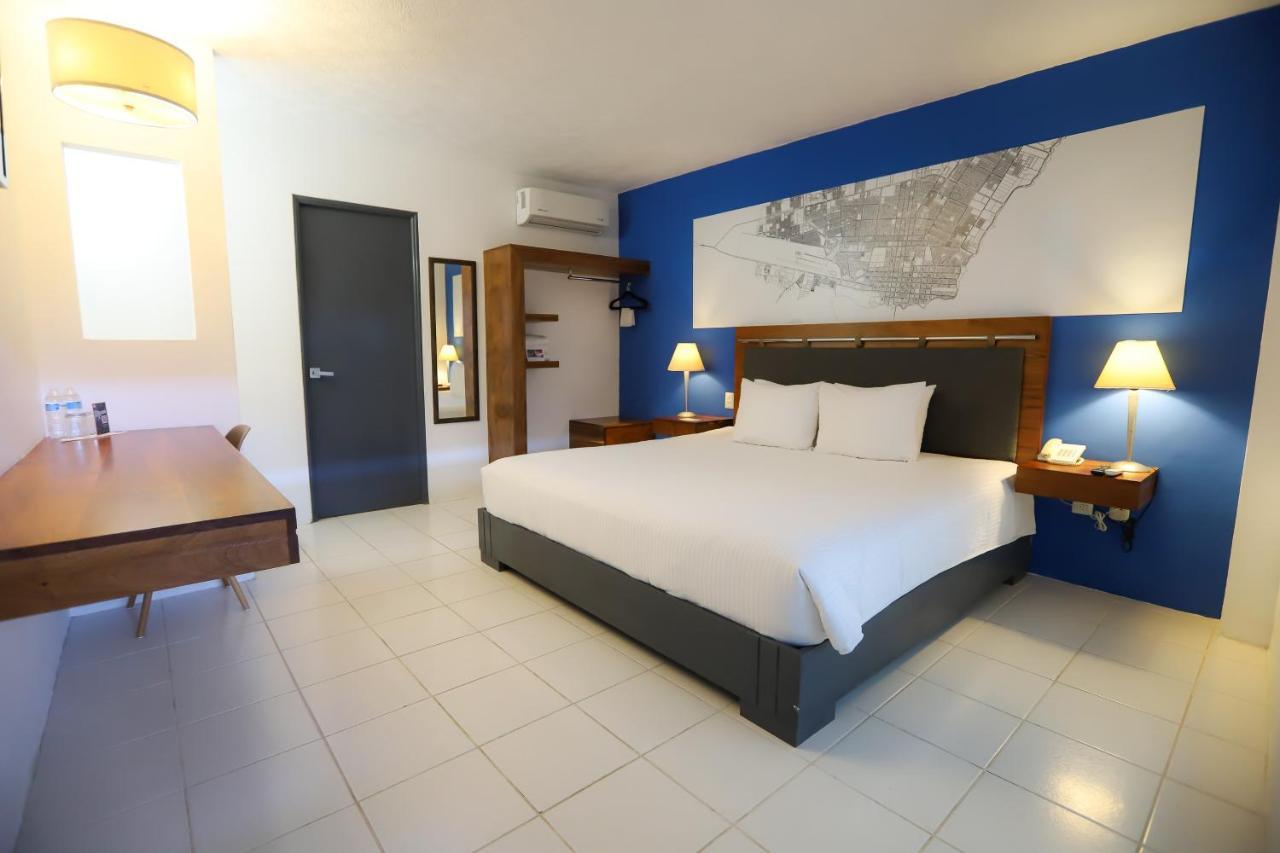 מלון Tryp By Wyndham צ'טומאל מראה חיצוני תמונה