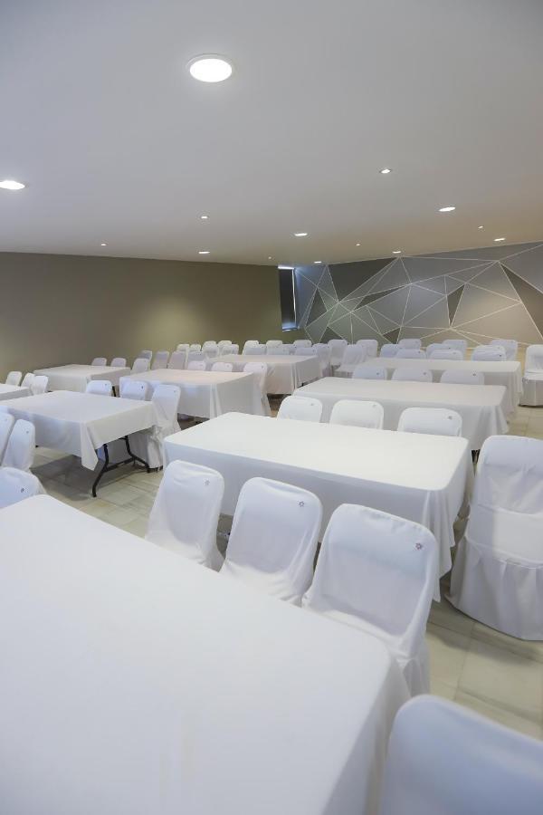 מלון Tryp By Wyndham צ'טומאל מראה חיצוני תמונה